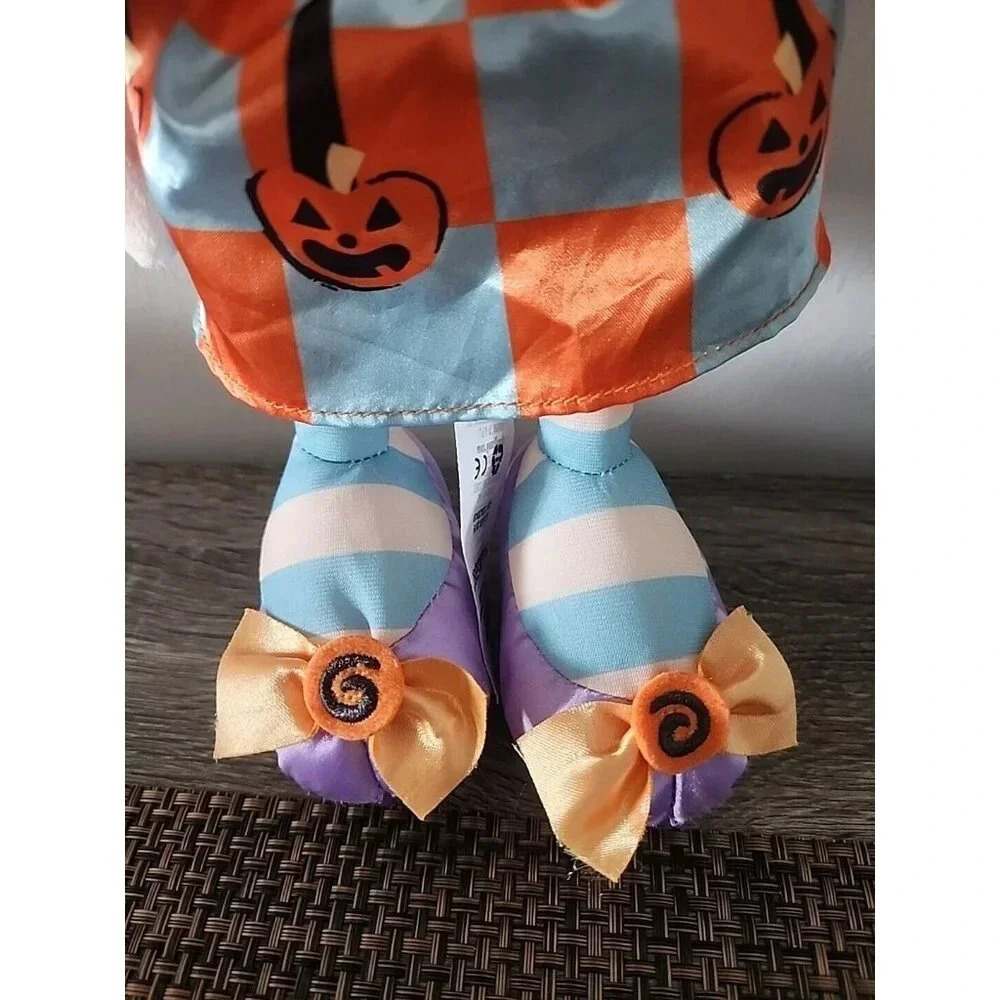 Disney Minnie Mouse Halloween Candy Corn Witch Hat Soft Plush 15” 2020 Pumpkin - Picture 9 of 9
